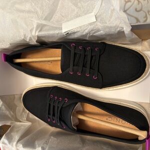 Vionic Women’s Black Canvas Sneakers